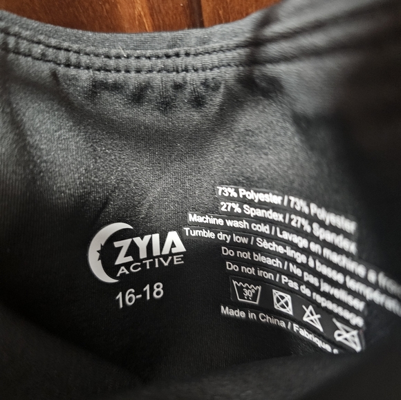 Zyia Active Black Leggings - Picture 2 of 4